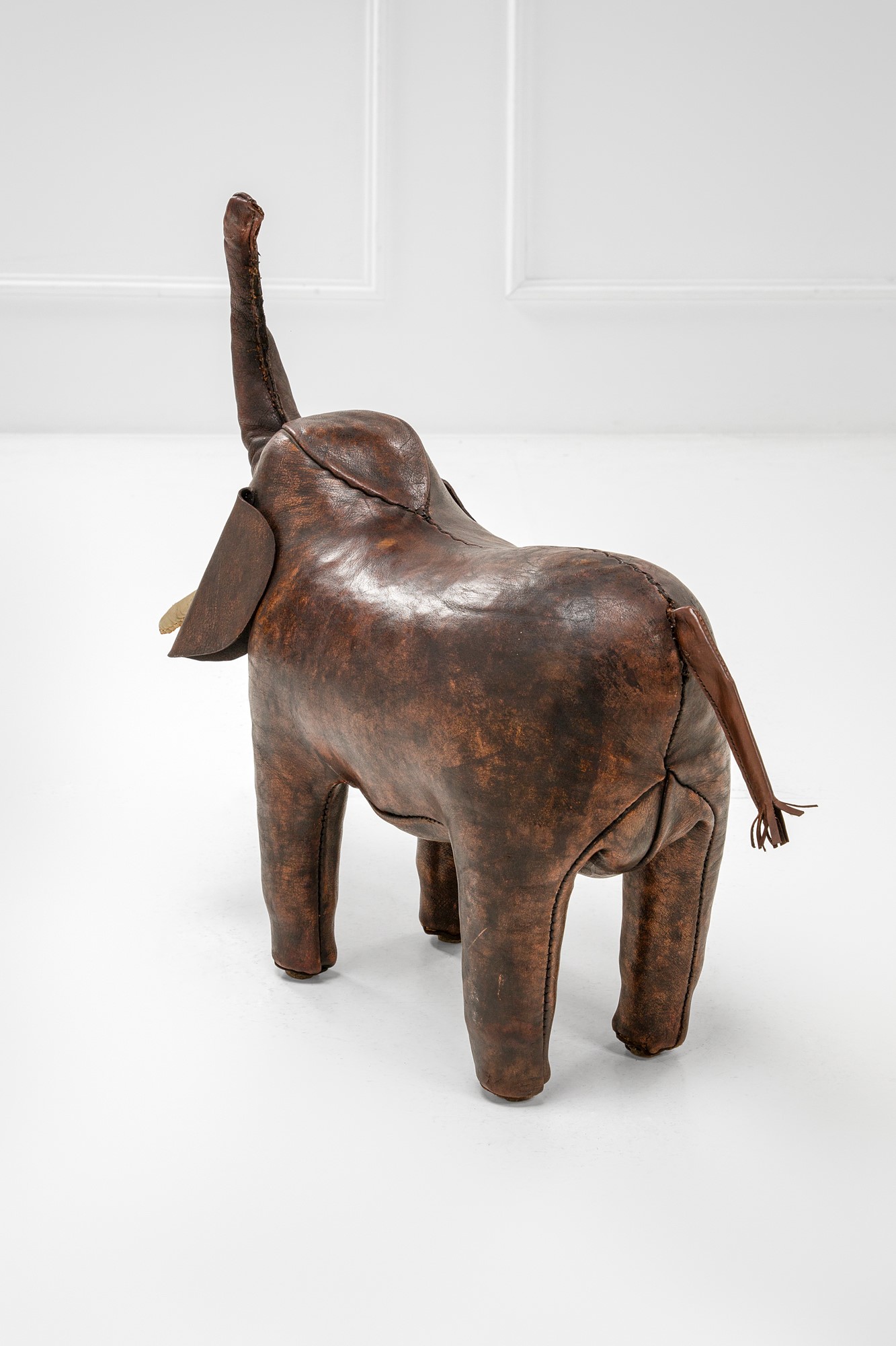 Poggiapiedi a Guisa di Elefante