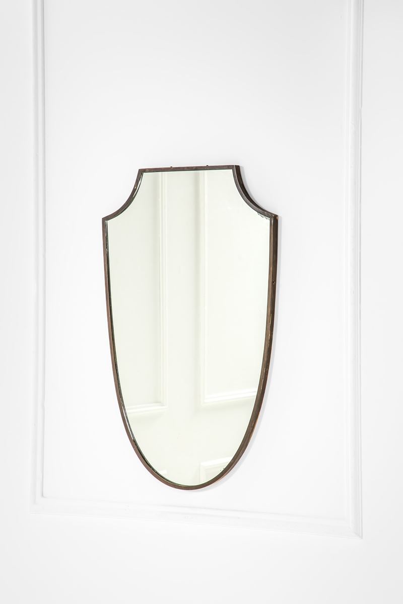 Specchio da parete a scudo