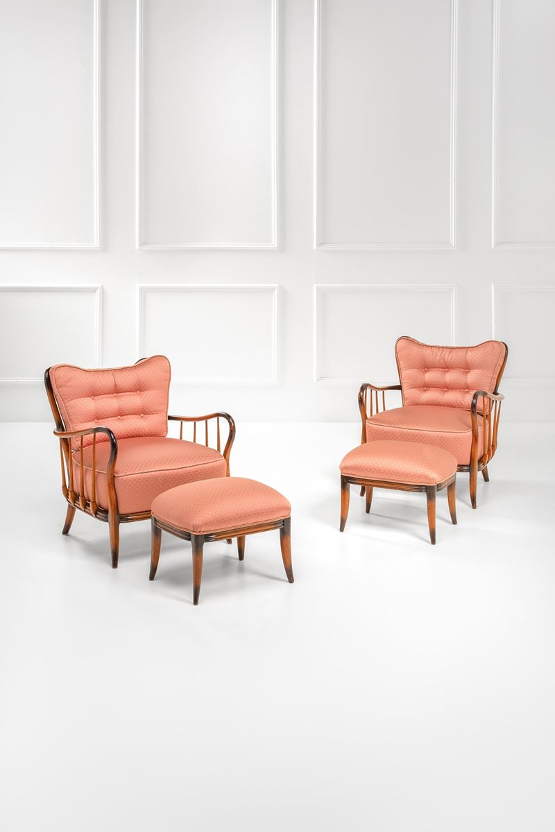 Due poltrone con paggiapiedi