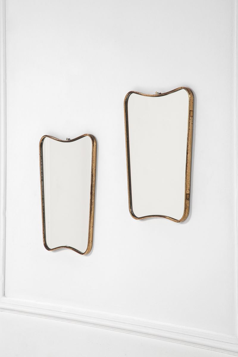 Due specchi da parete sagomati