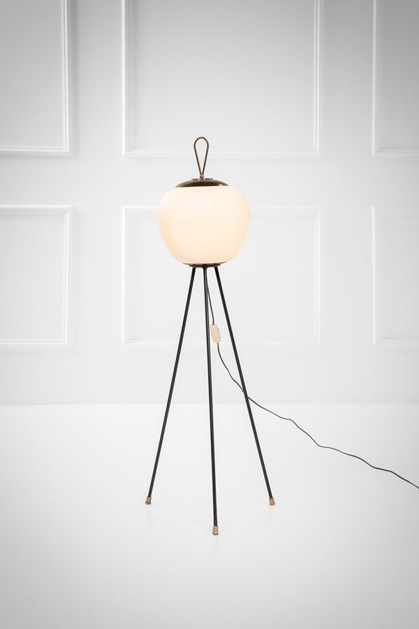 Lampada da terra a tre piedi