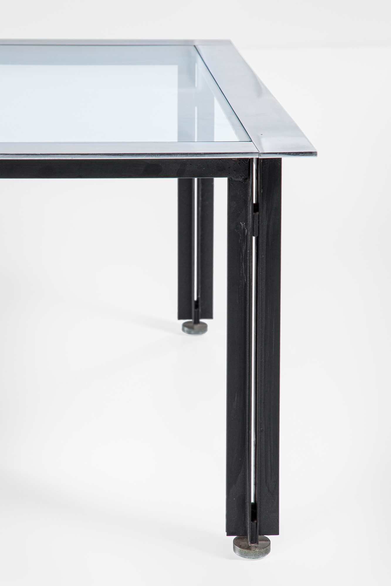 Tavolo basso della serie Fasce cromate mod. T10