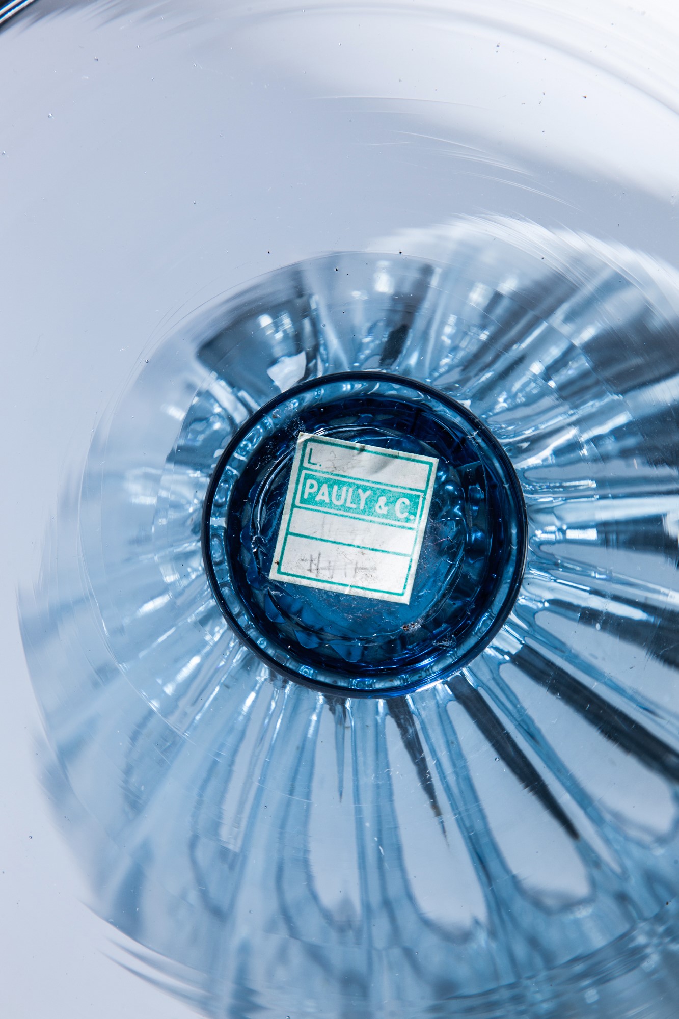 Grande vaso con piede a disco