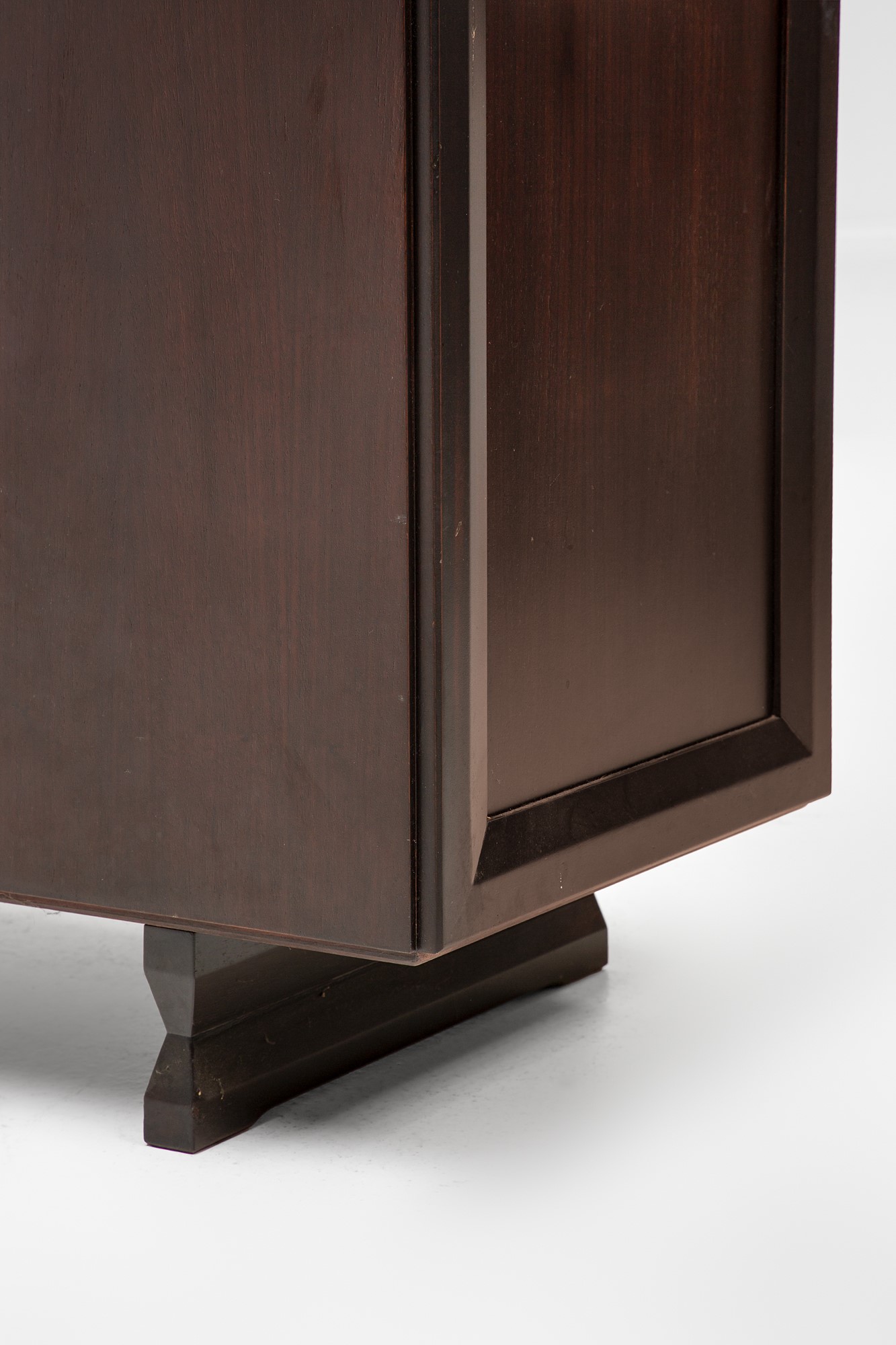 Due mobili contenitori mod. MB15