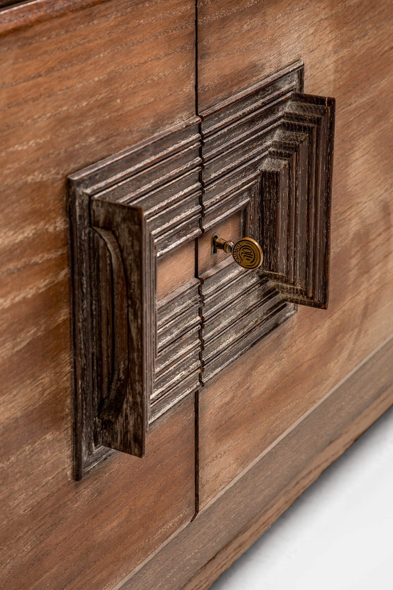 Grande mobile da soggiorno con credenza e alzata