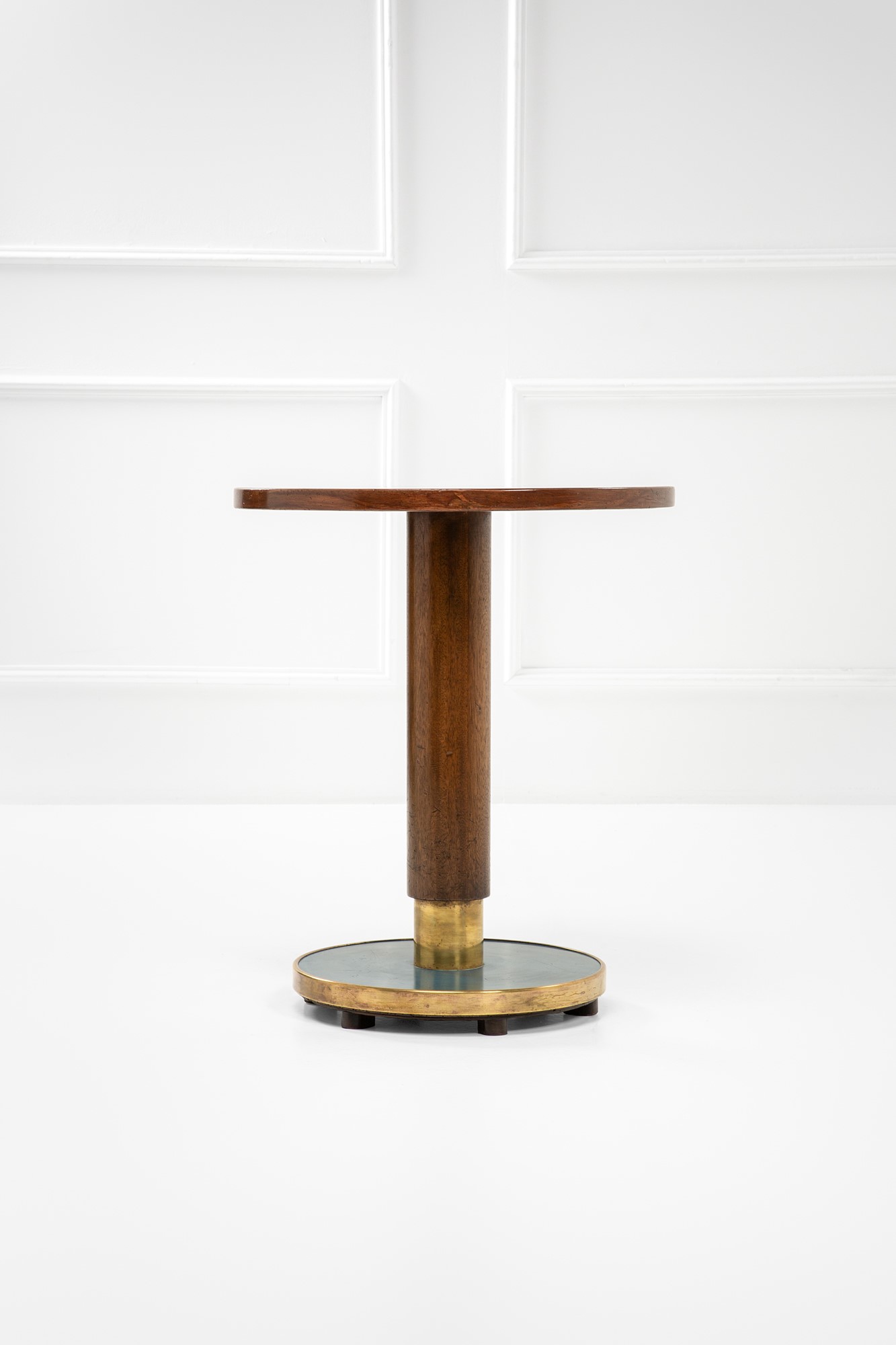 Tavolino realizzato per la motonave Conte Biancamano