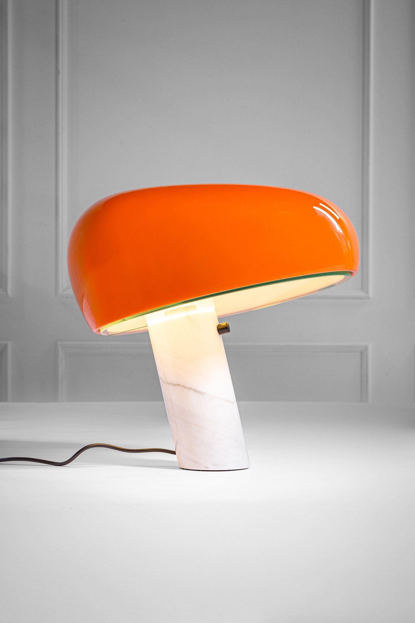 Achille e Pier Giacomo Castiglioni - Lampada da Tavolo Mod. Snoopy