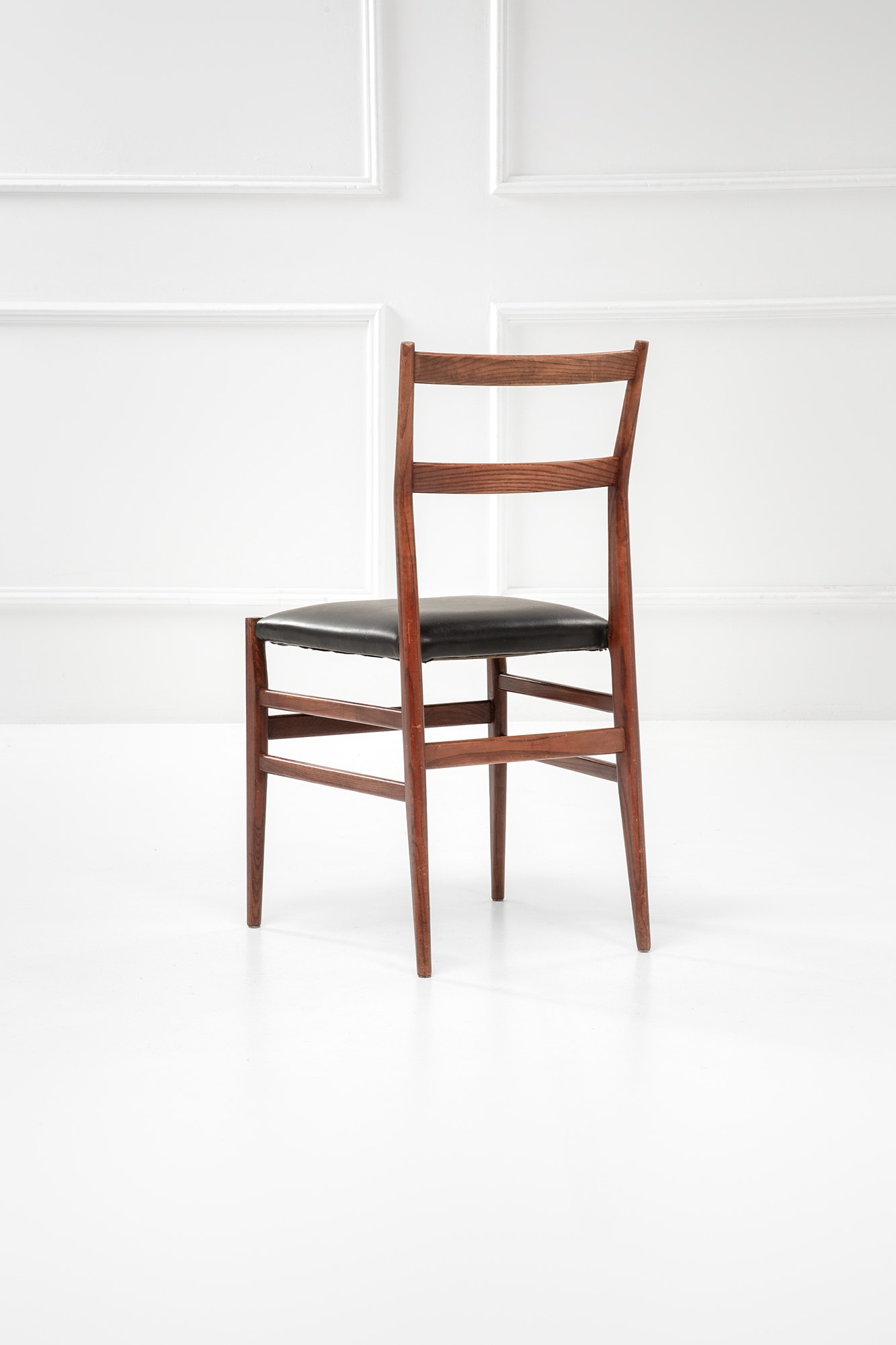 Sei sedie mod. 646 detto Leggera