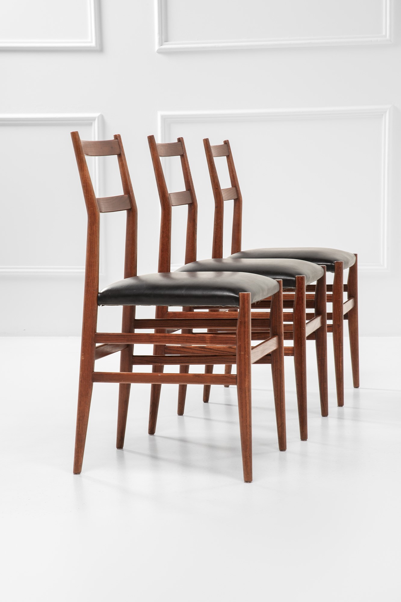 Sei sedie mod. 646 detto Leggera