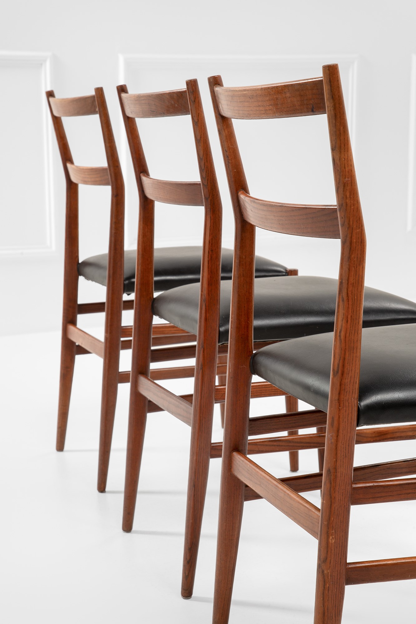 Sei sedie mod. 646 detto Leggera