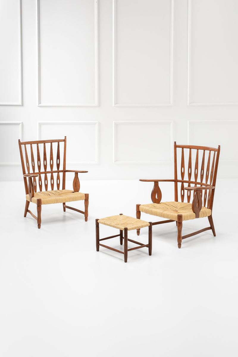 Due poltrone e un poggiapiedi