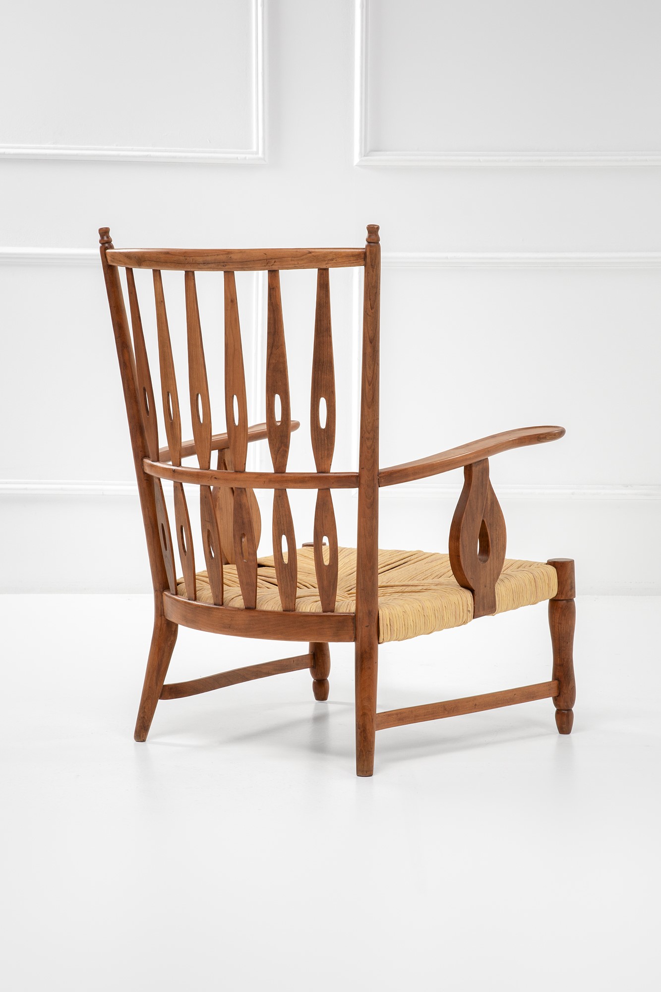 Due poltrone e un poggiapiedi