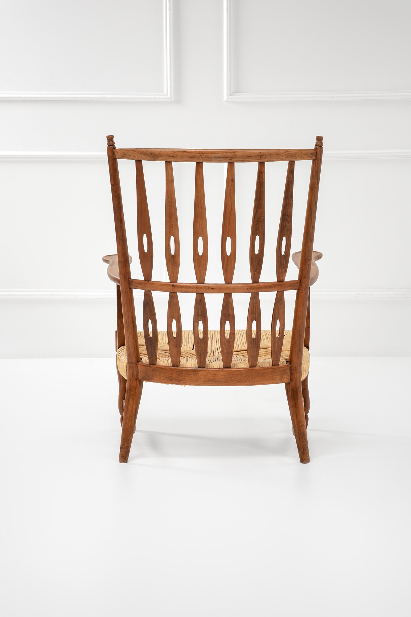 Due poltrone e un poggiapiedi