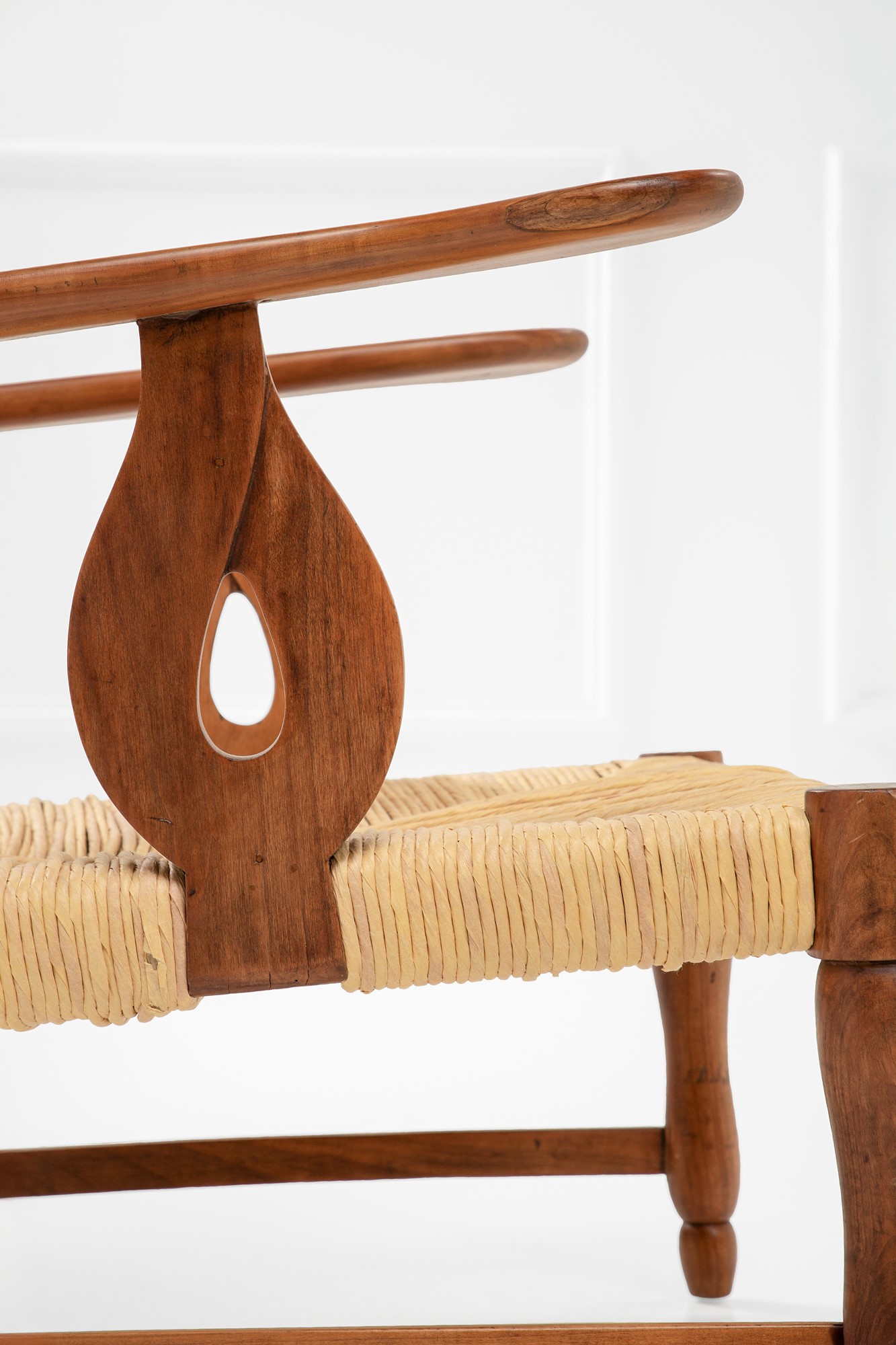 Due poltrone e un poggiapiedi