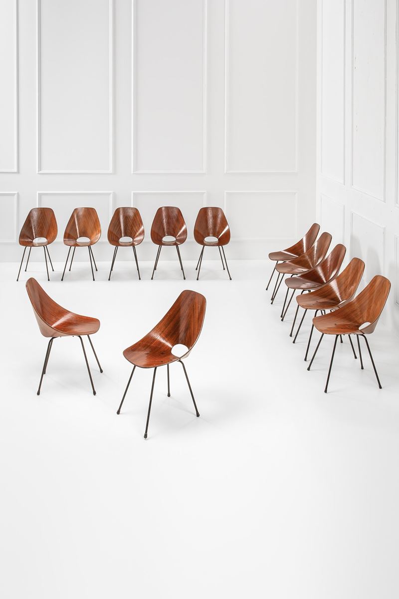 Dodici sedie mod. 101 della serie Medea