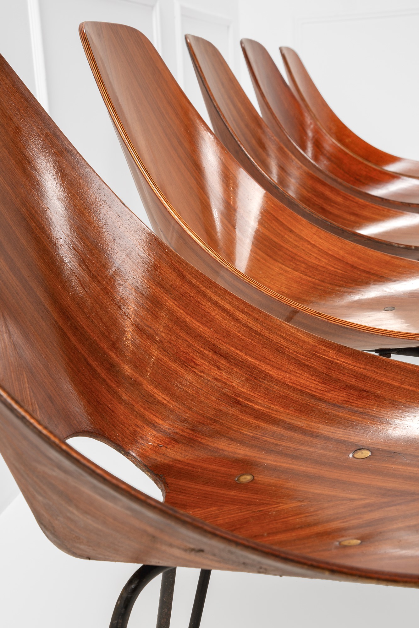 Dodici sedie mod. 101 della serie Medea