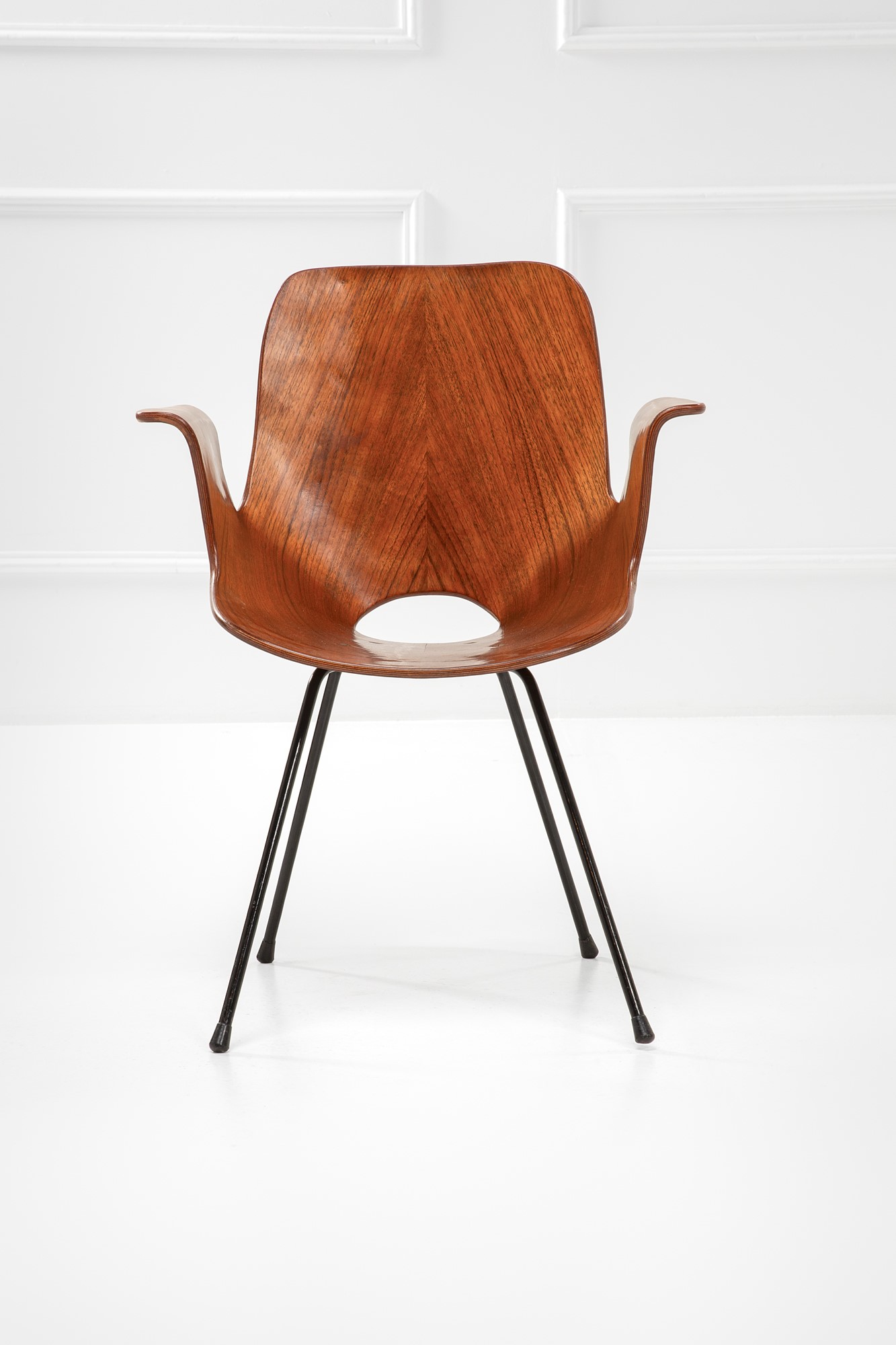 Due poltrone della serie Medea