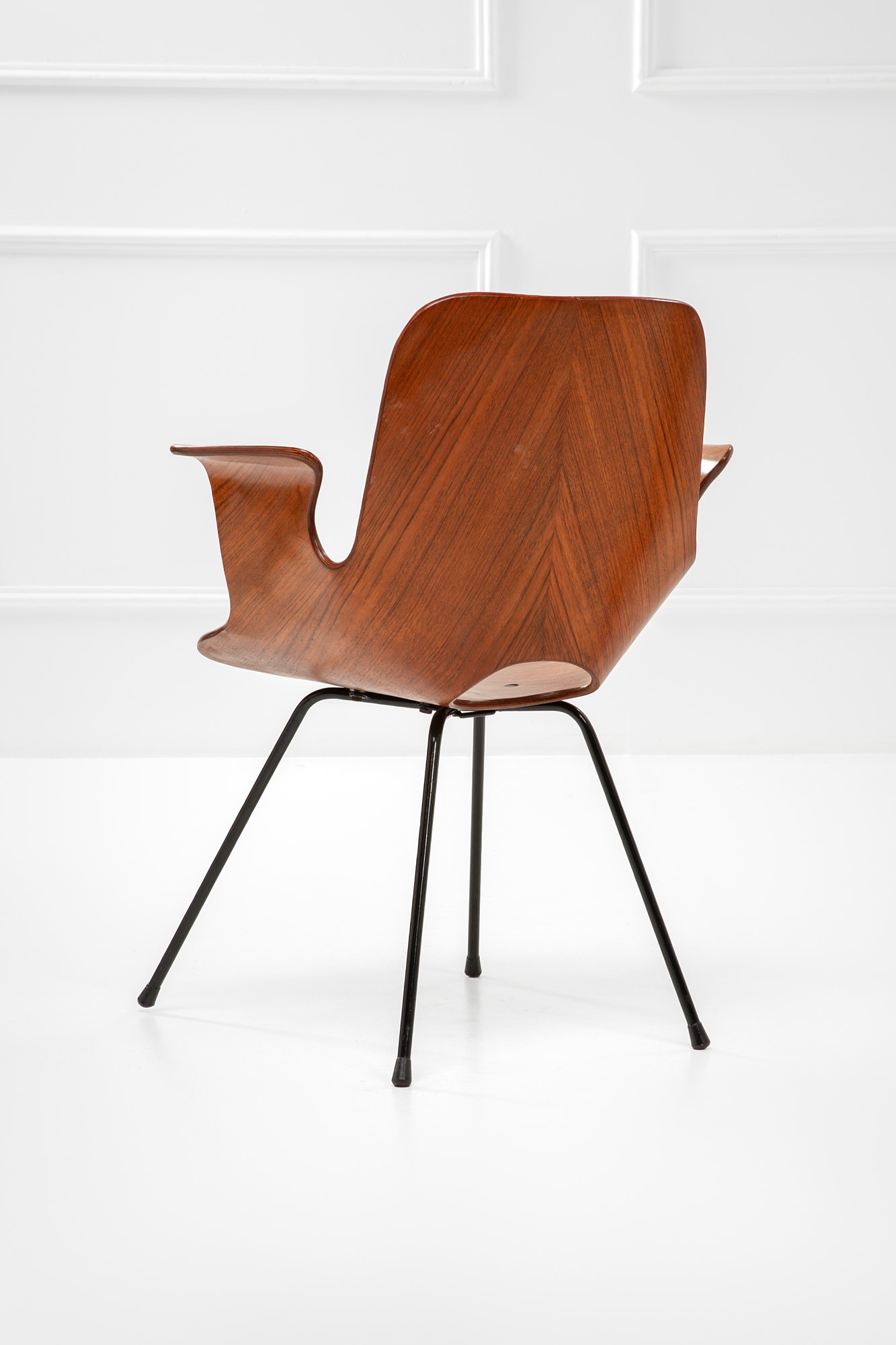 Due poltrone della serie Medea