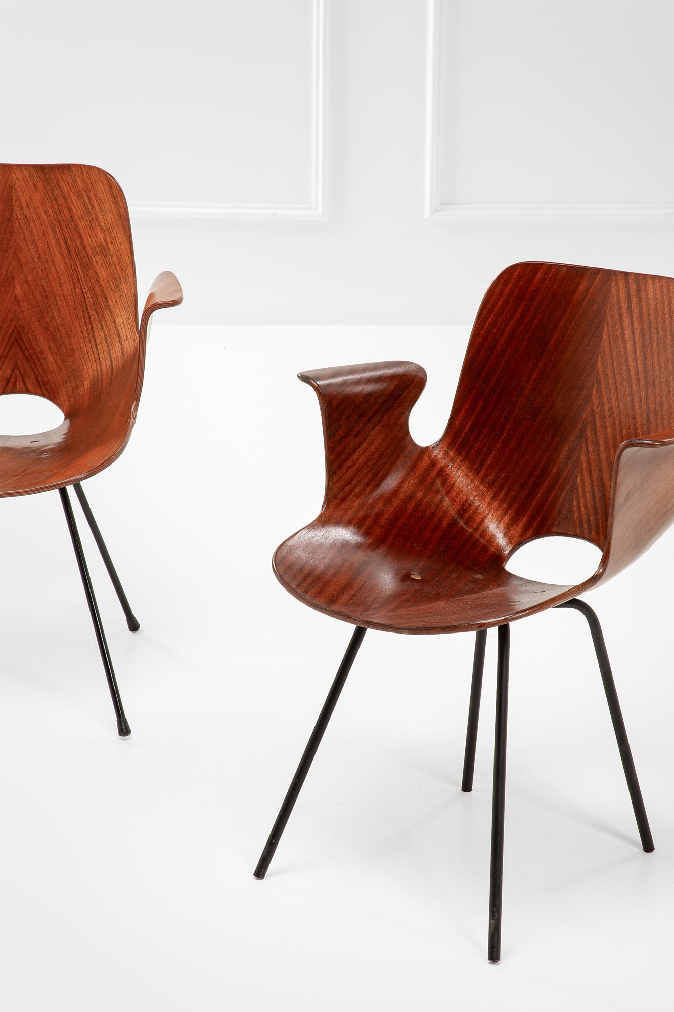 Due poltrone della serie Medea