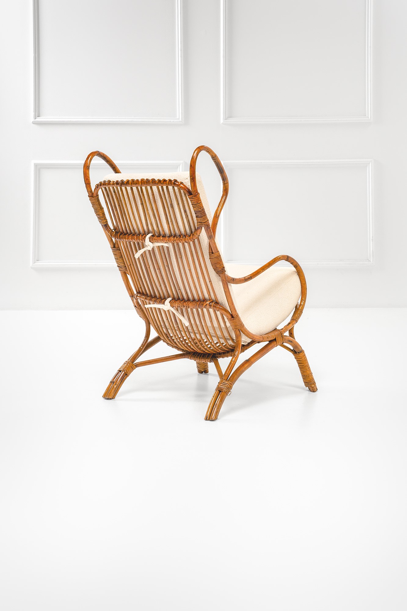 Due poltrone mod. BP16 Continuum