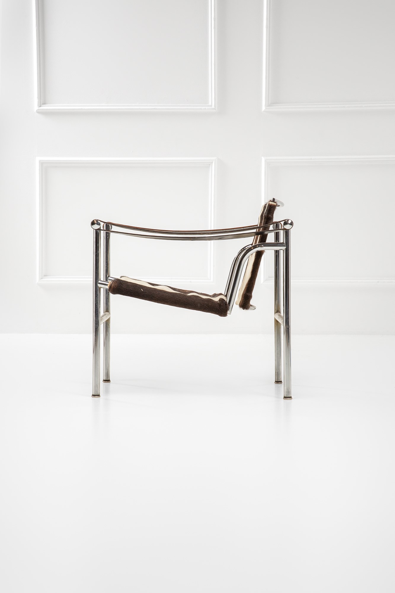 Le Corbusier - Due Poltrone Basculanti Mod. Lc1
