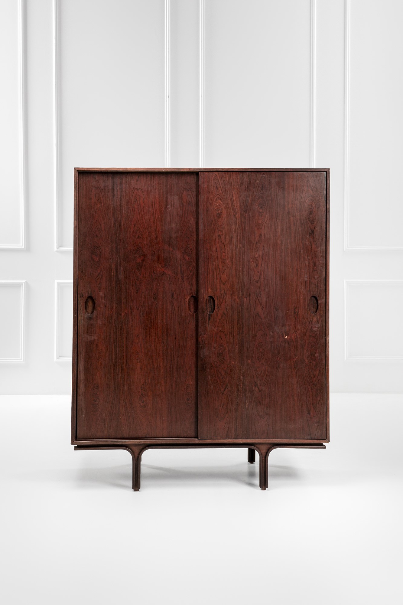 Armadio ad ante scorrevoli