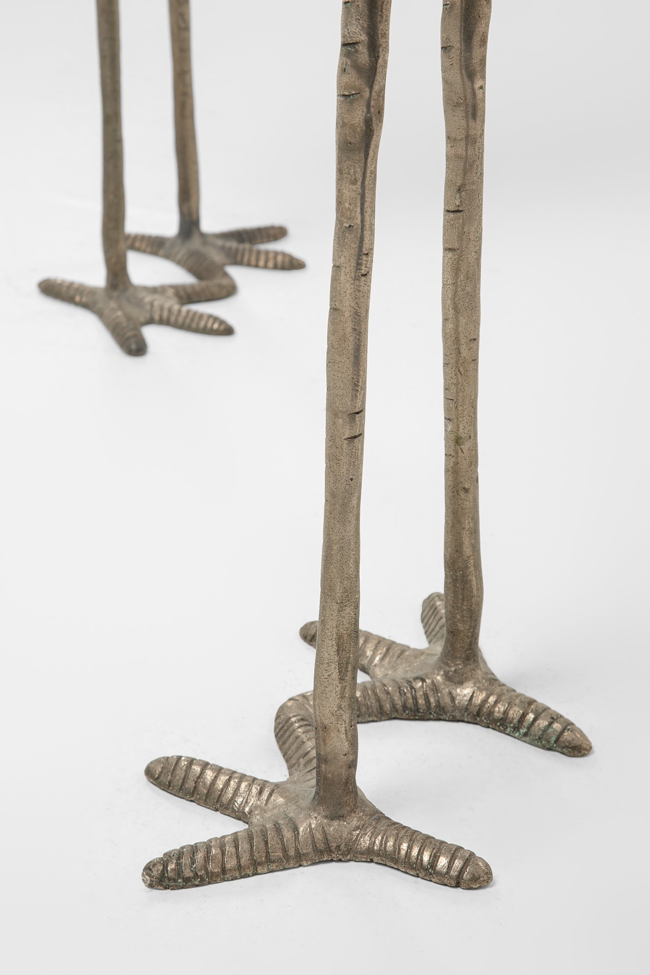 Due sculture a forma di aironi