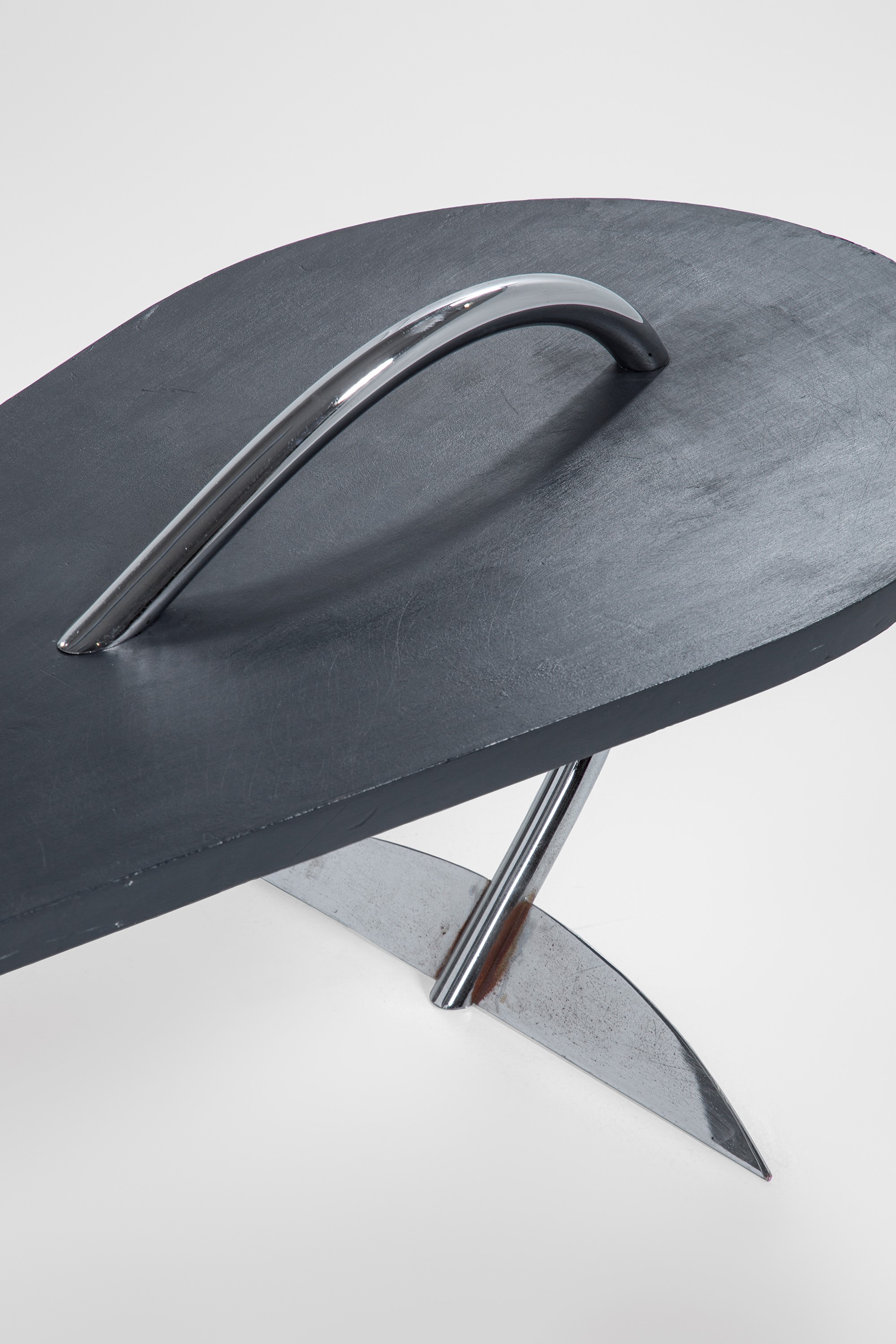 Roberto Semprini, Mario Cananzi - Tavolo basso modello Delfin, legno verniciato e metallo cromato