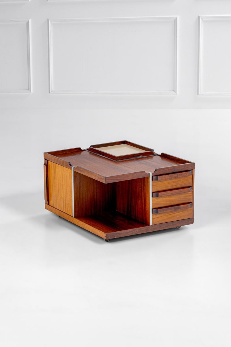 Mobile bar da centro con ruote