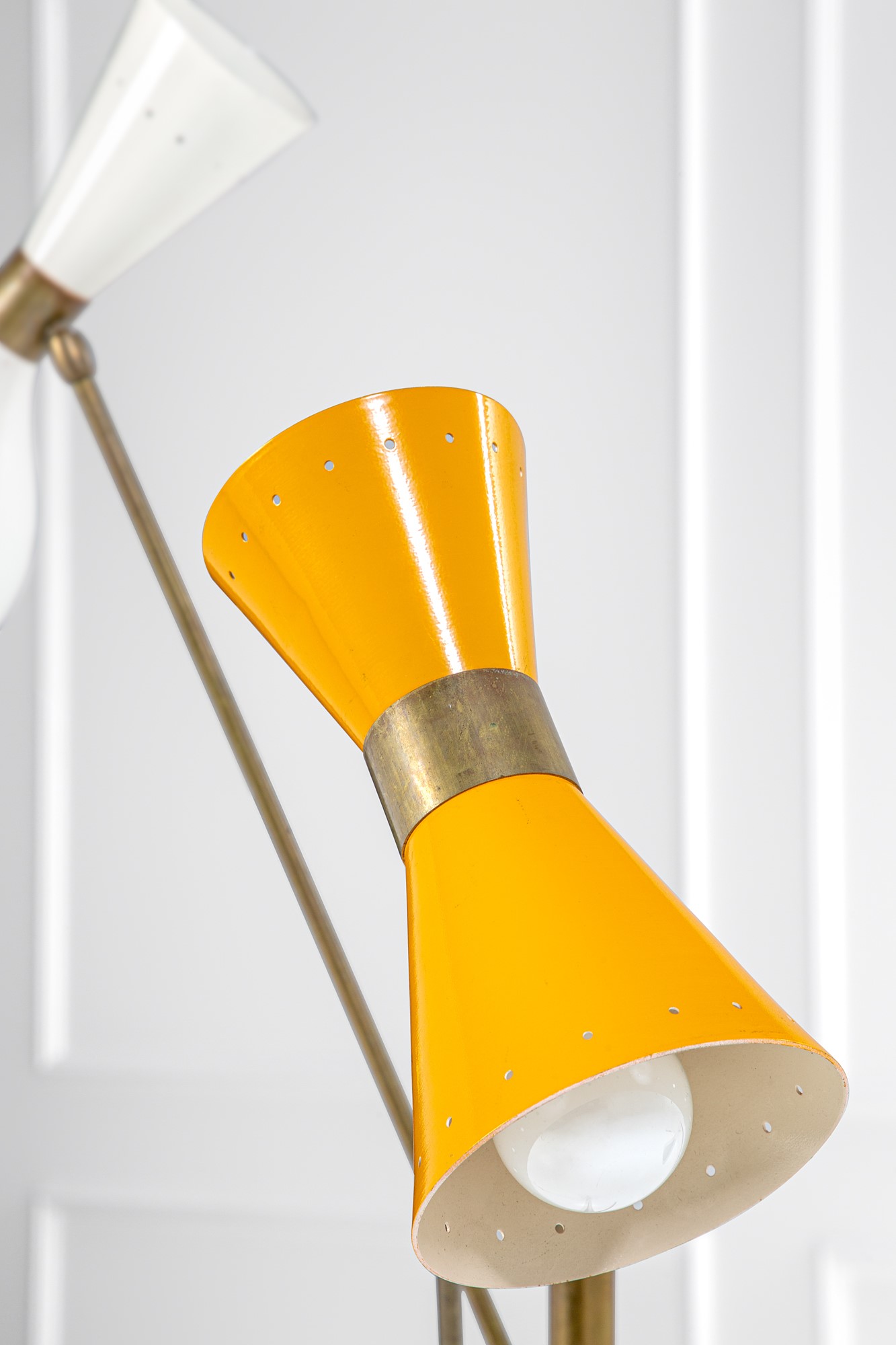 Lampada da terra a tre luci