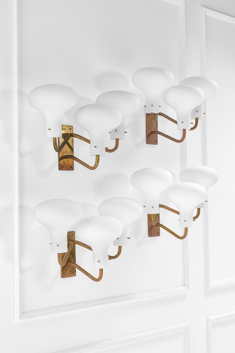 Quattro lampade da parete a tre luci della serie Lp 12