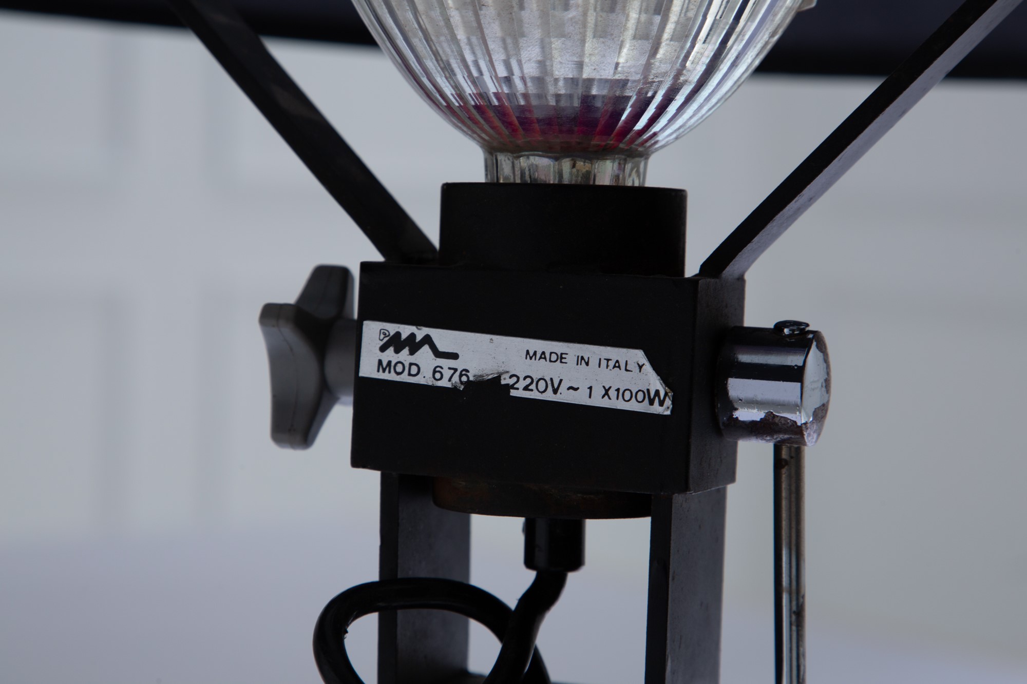 Lampada da tavolo mod. 676