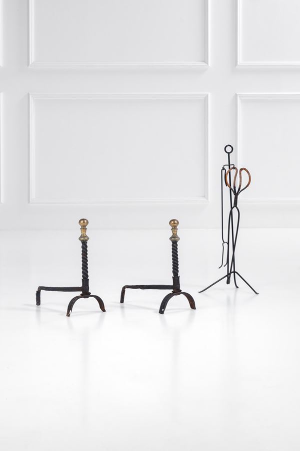 Set da camino composto da due alari e strumenti da fuoco