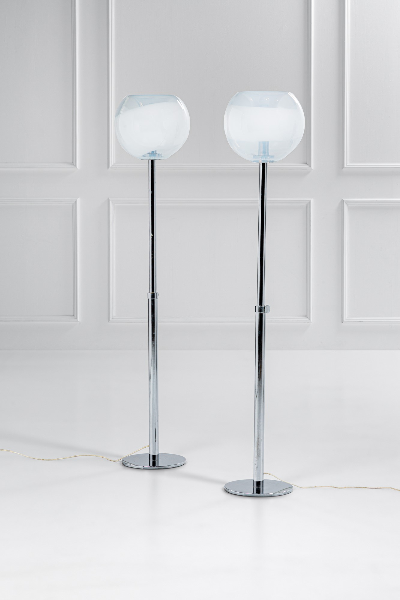 Due lampade da terra telescopiche