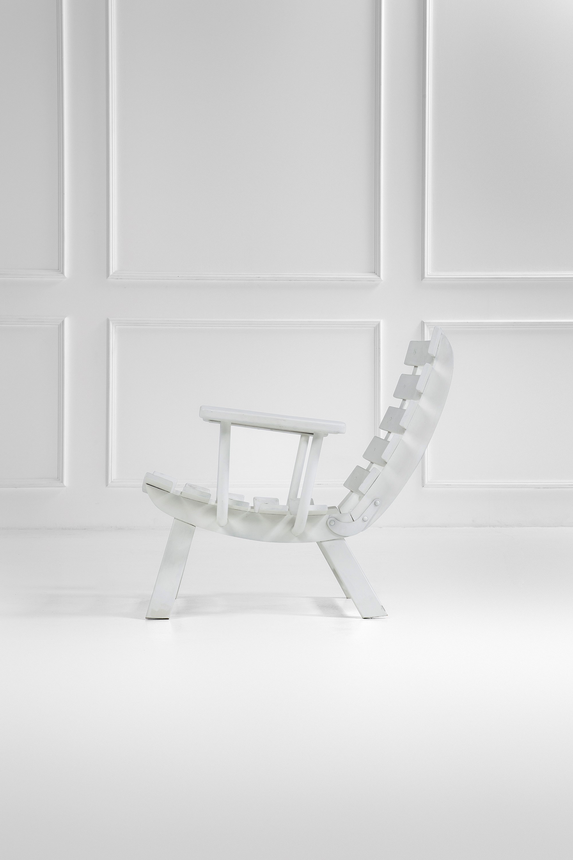 Carlo Hauner - Due poltrone da giardino in legno e metallo laccato