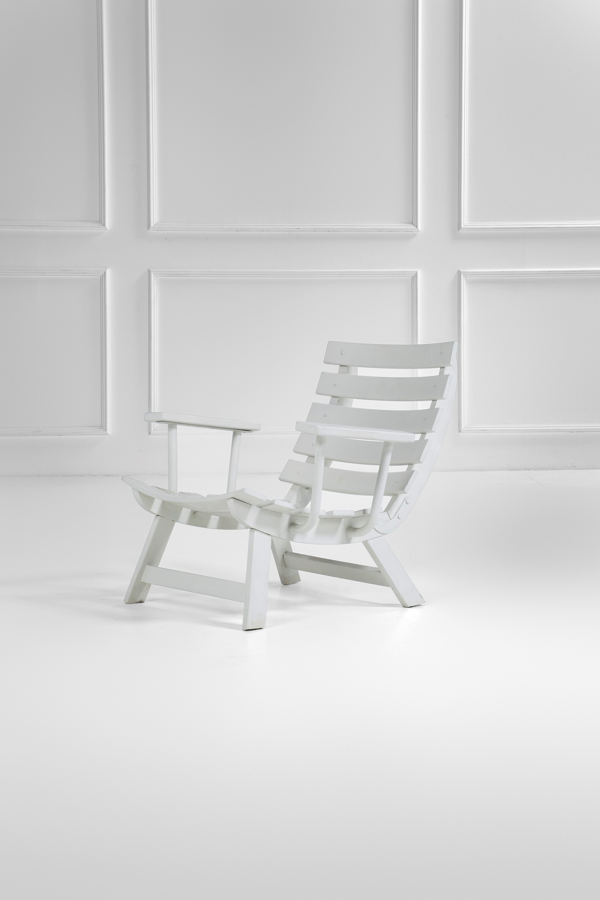 Carlo Hauner - Due poltrone da giardino in legno e metallo laccato