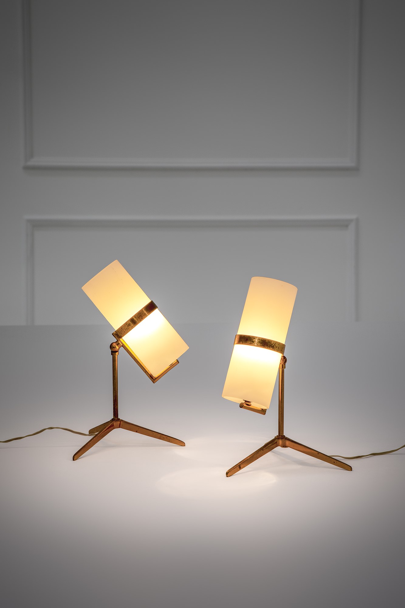 Due lampade da comodino orientabili