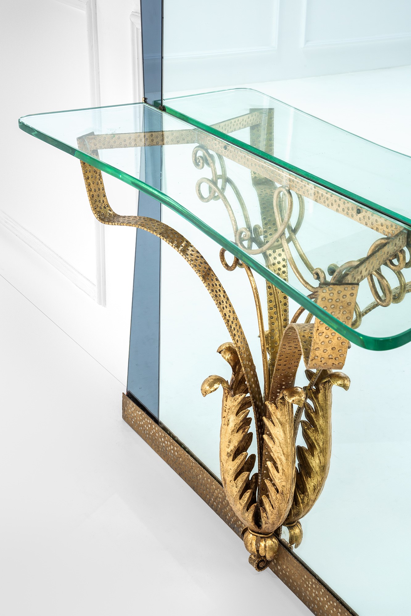 Grande specchiera con mensola mod. 2637