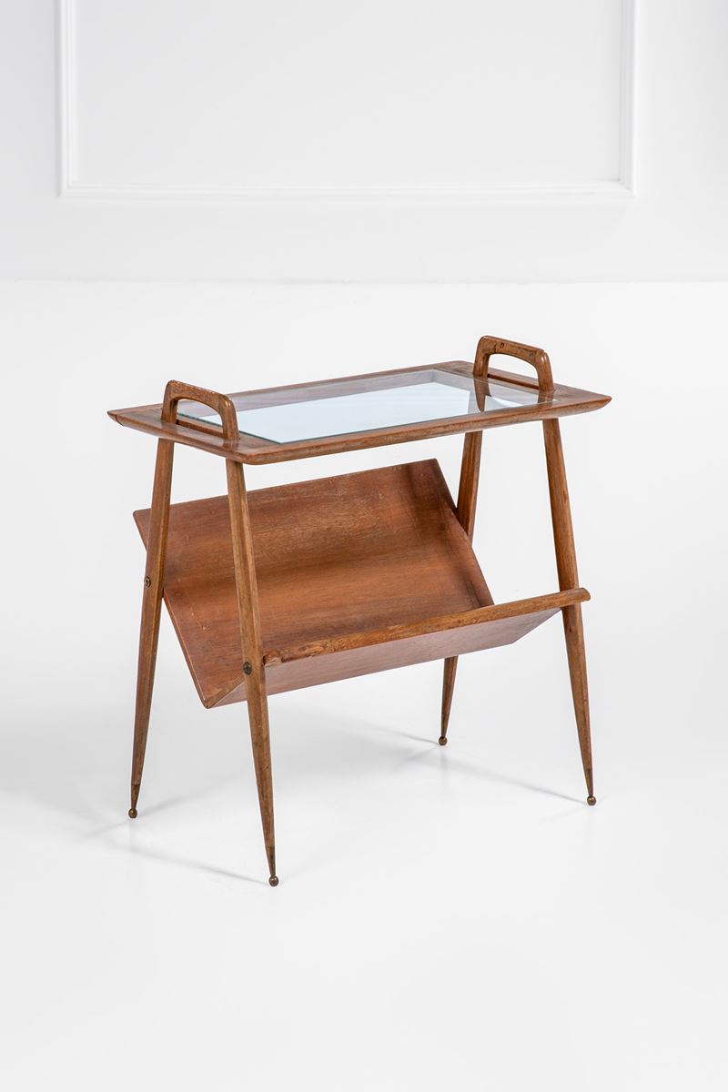 Portariviste con vassoio asportabile