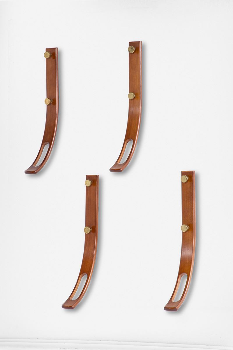 Quattro appendiabiti da parete