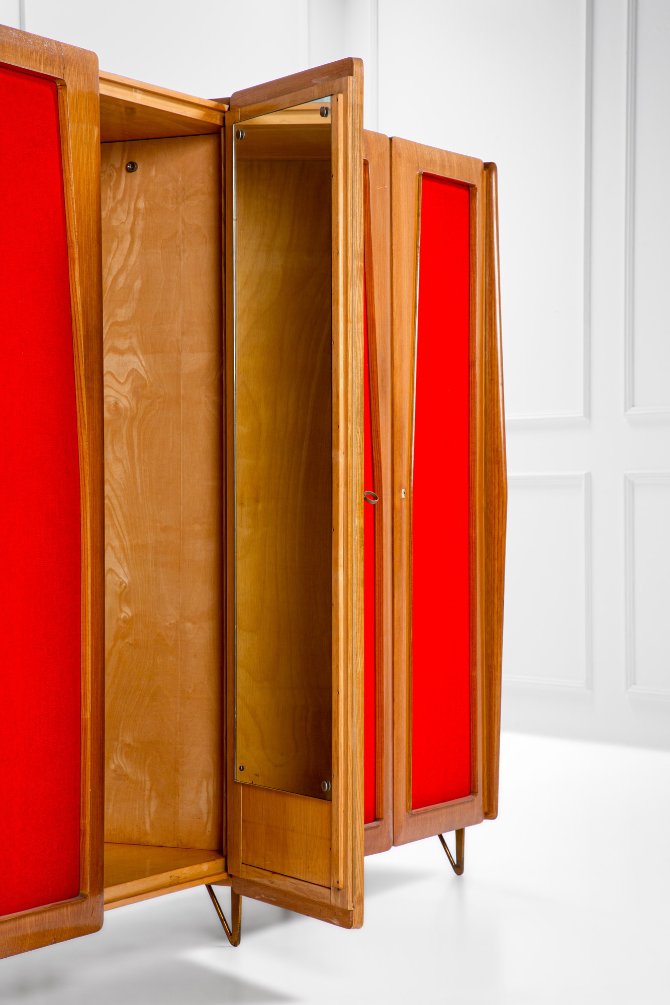 Armadio a quattro ante