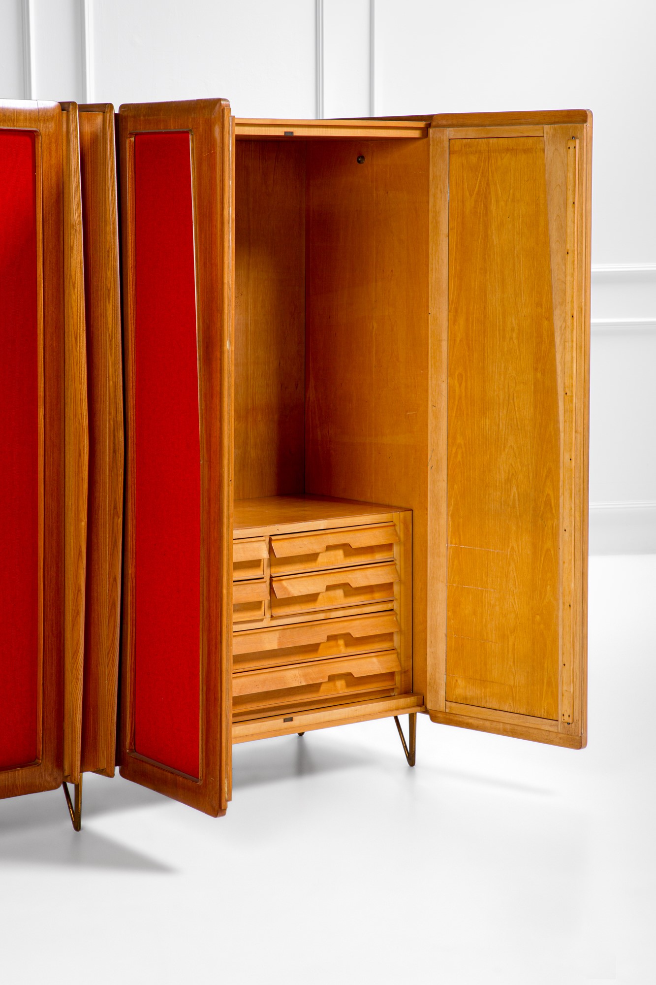 Armadio a quattro ante