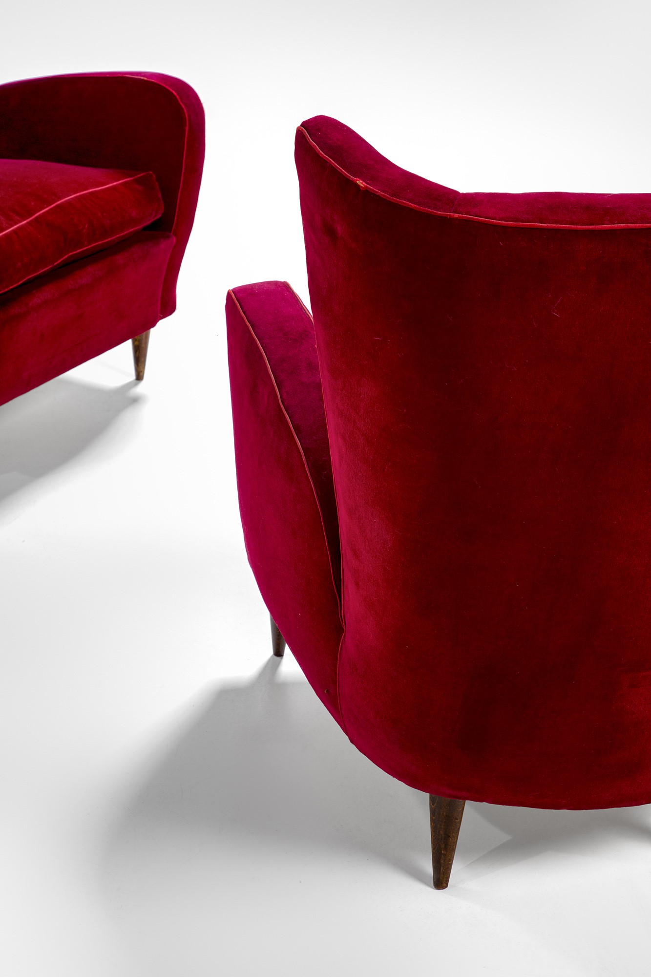 Due poltrone mod. Bristol