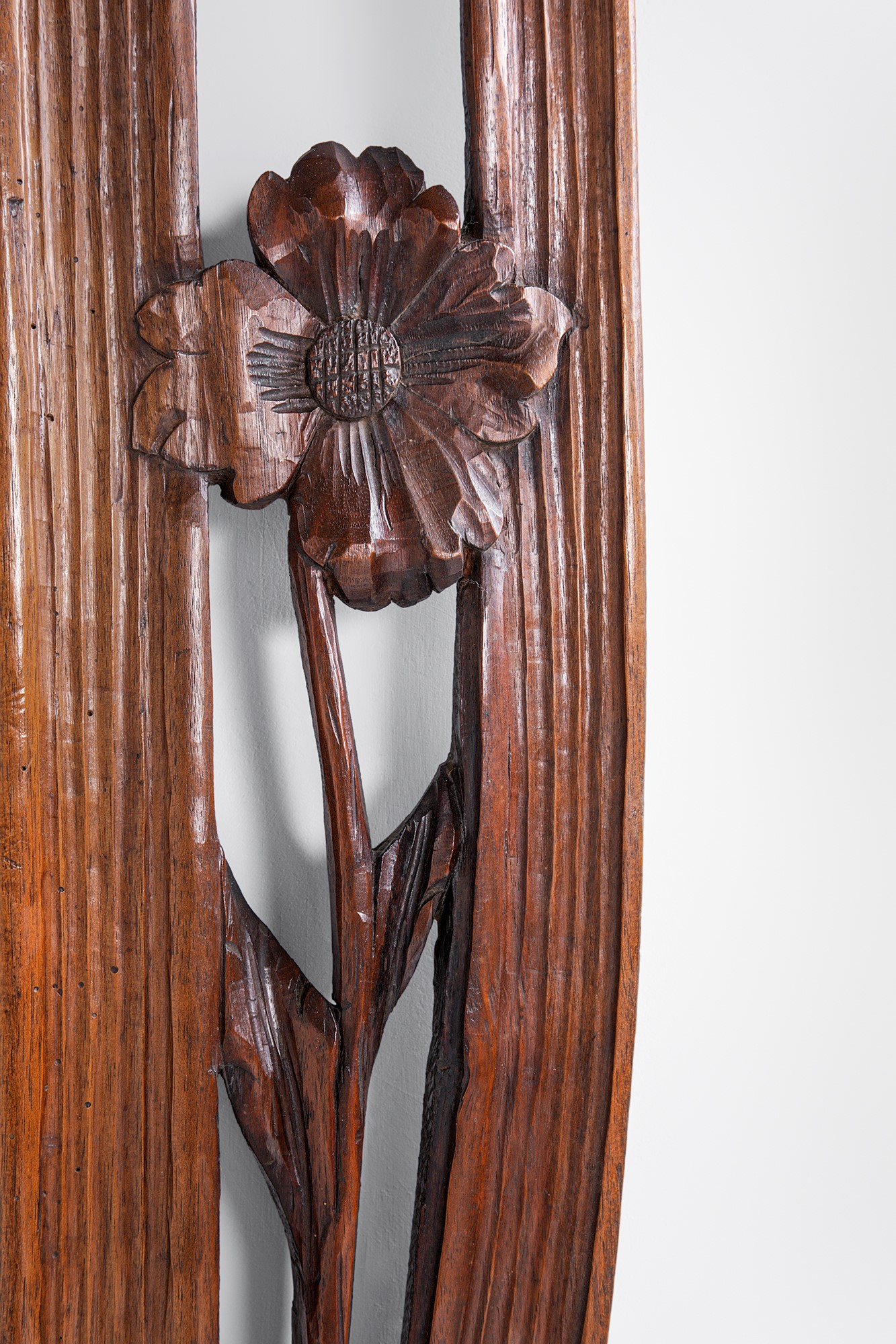 Carlo Zen (attr.) - Specchiera in legno massello scolpito