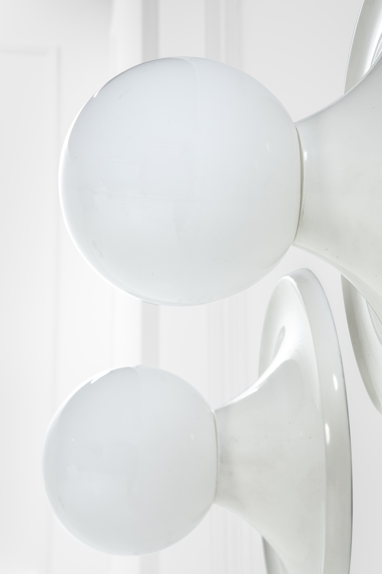 Achille e Pier Giacomo Castiglioni - Due Lampade da Parete o da Soffitto Mod. Light Ball Grande