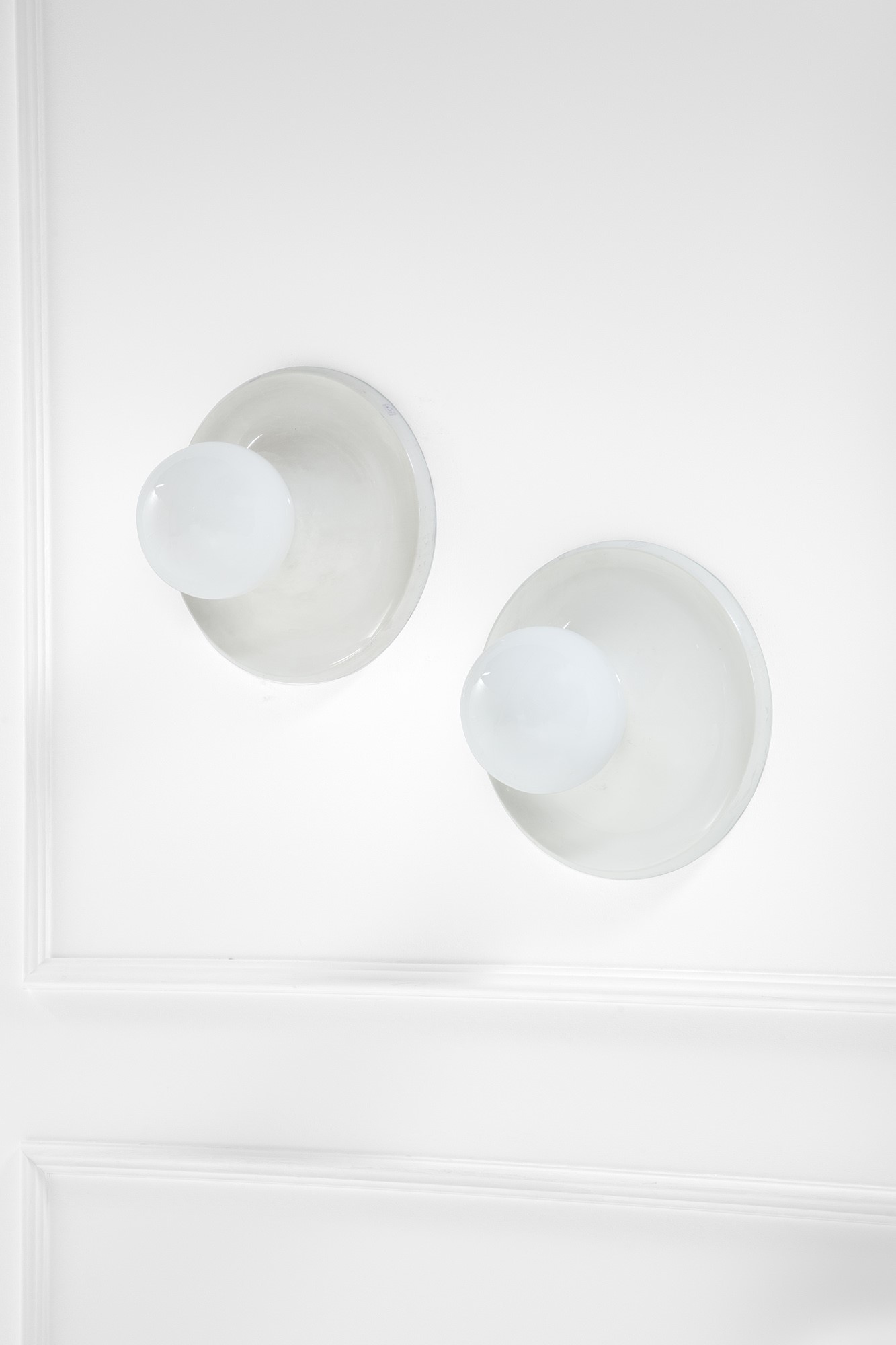 Achille e Pier Giacomo Castiglioni - Light Ball grande, Due lampade da parete o soffitto