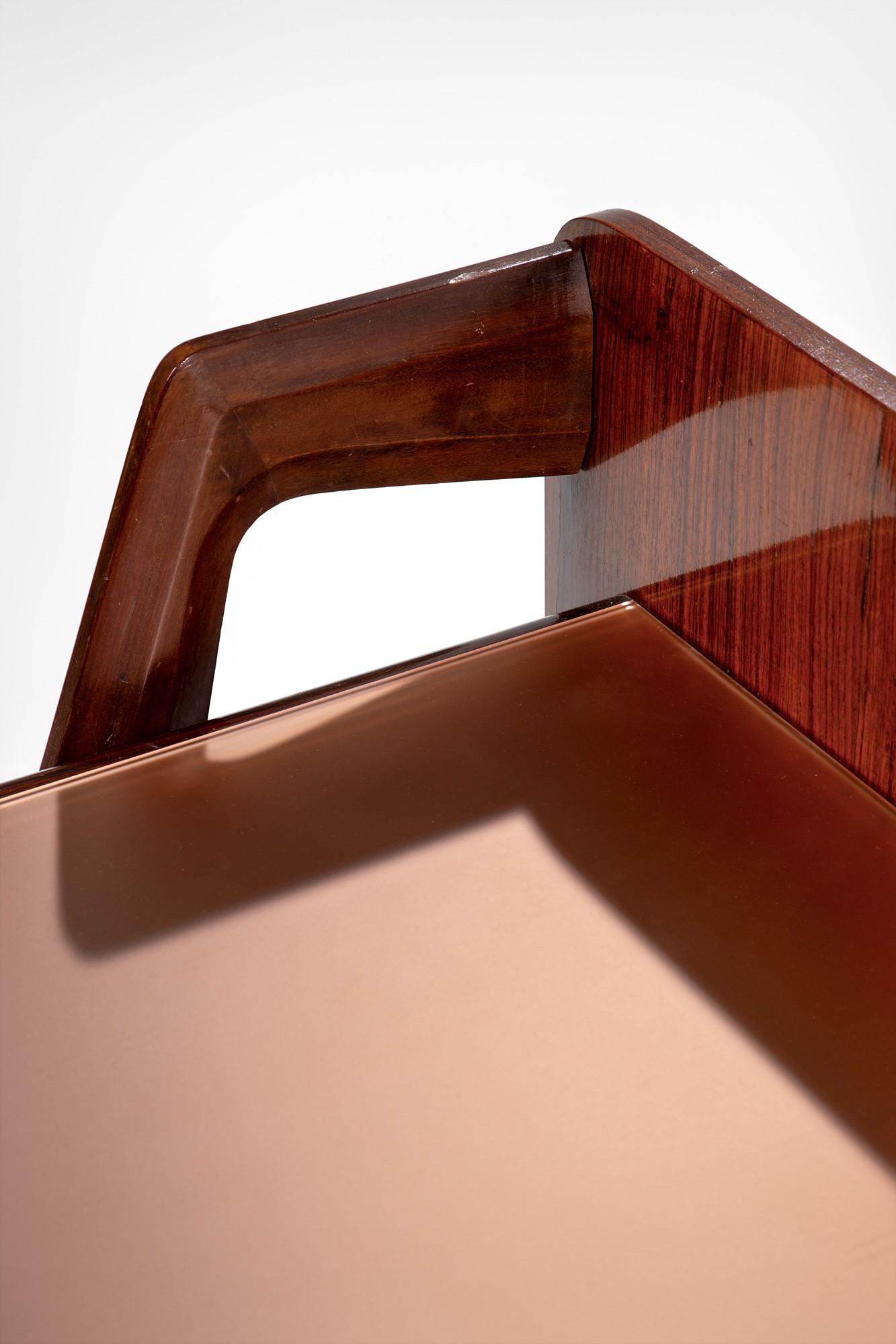 Credenza scultorea