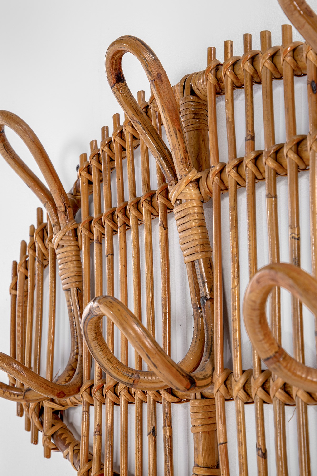 Due appendiabiti da parete