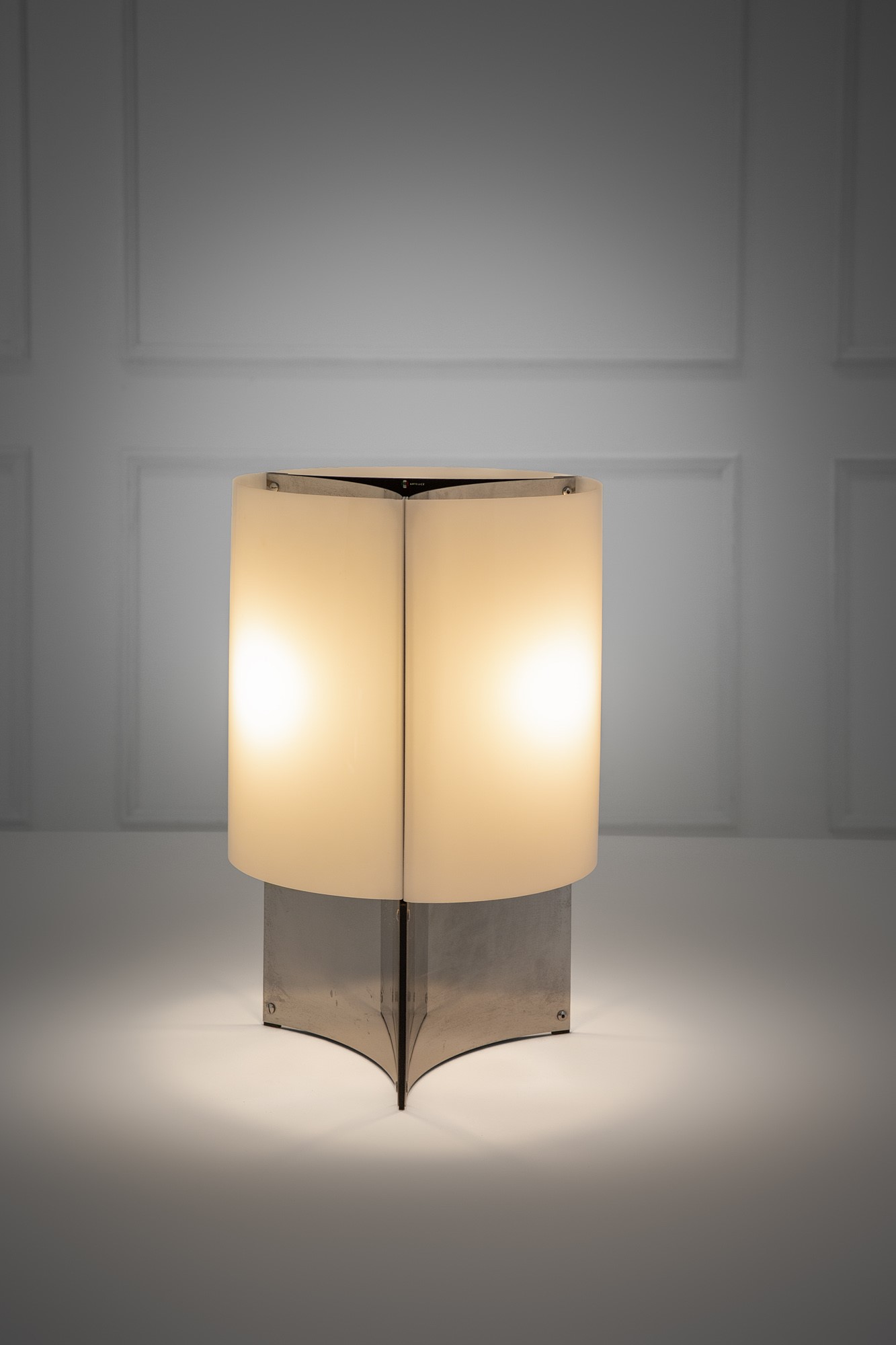 Massimo Vignelli - Lampada da Tavolo Mod. 526