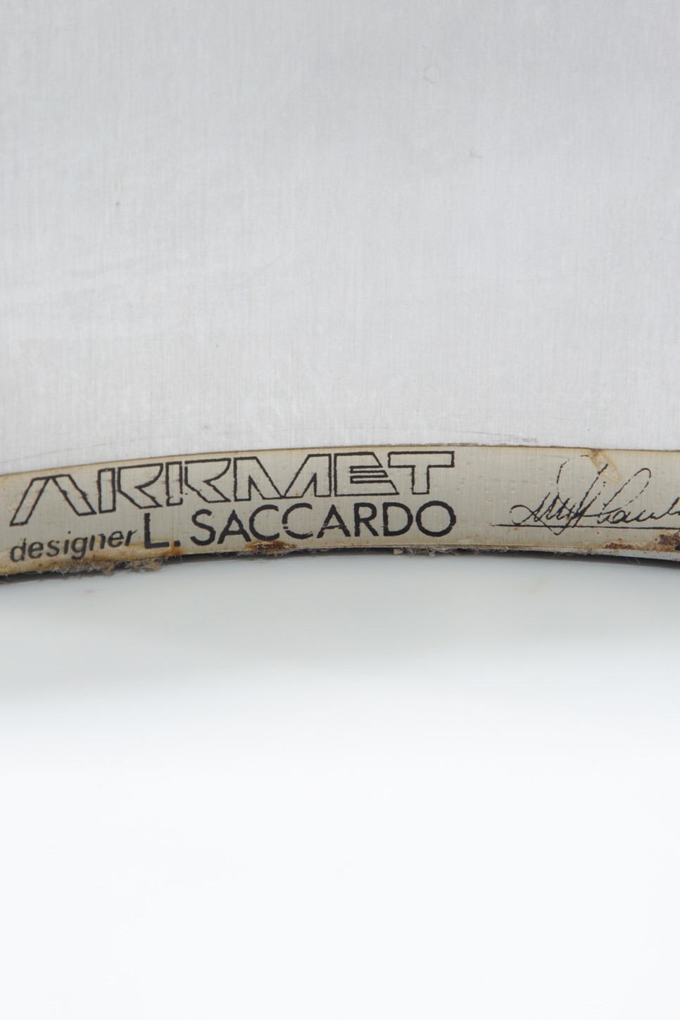 Luigi Saccardo - Tavolo della serie UFO in acciaio nichelato e vetro retroverniciato